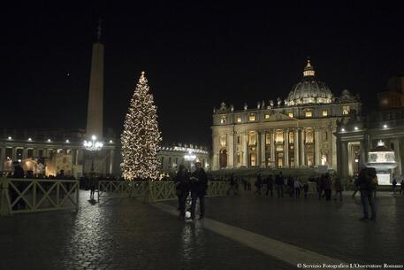 https://www.lacicala.org/immagini_news/03-12-2022/inaugurati-presepe-e-albero-natale-in-piazza-spietro-.jpg