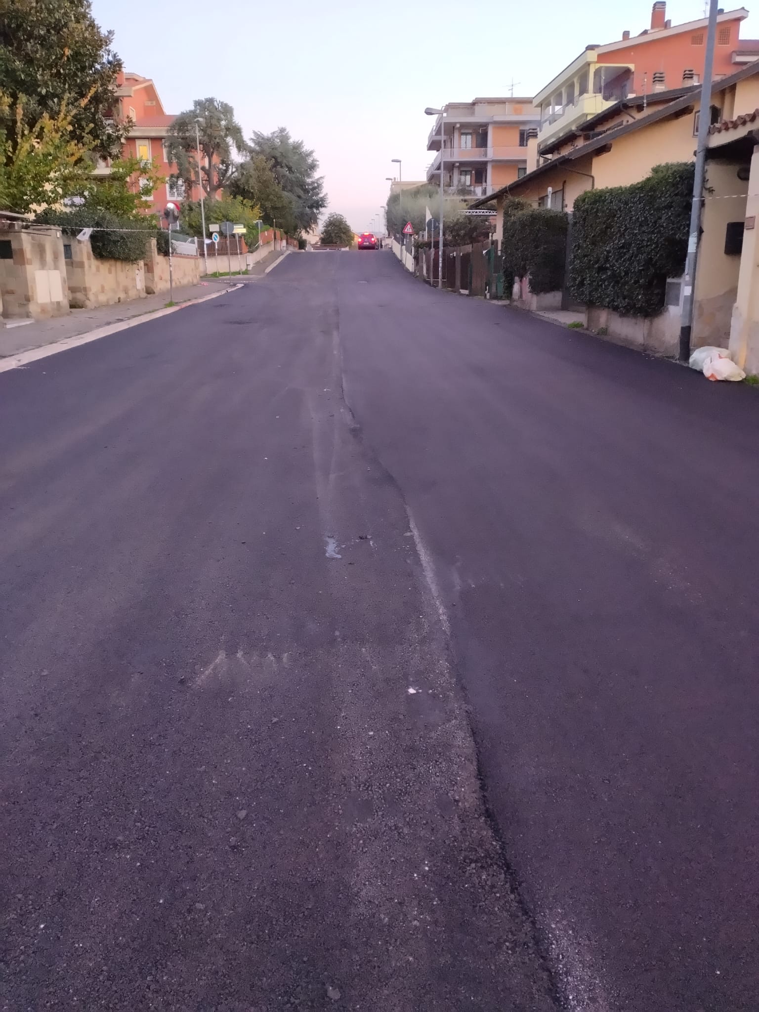 https://www.lacicala.org/immagini_news/03-12-2022/strade-a-ciampino-completato-il-rifacimento-di-via-icaro-.jpg