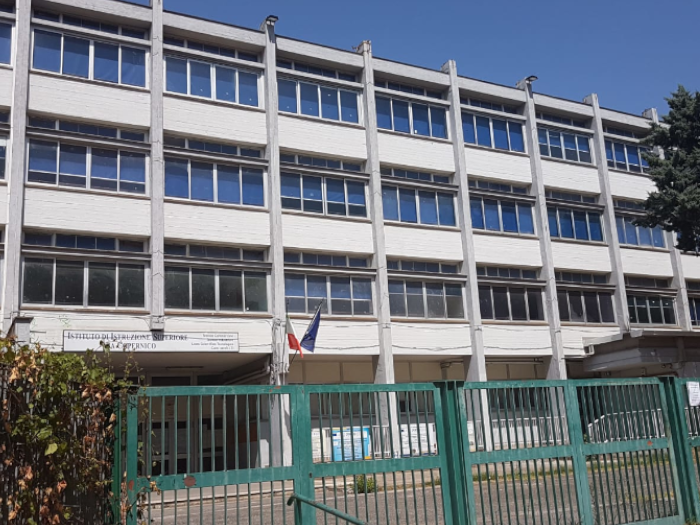 https://www.lacicala.org/immagini_news/13-08-2019/pomezia-scuola-copernico-al-via-primi-interventi-di-ristrutturazione-.png